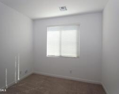 6336 W Warner Street - Photo Thumbnail 11
