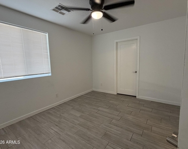 3643 W Garfield Street - Photo Thumbnail 7