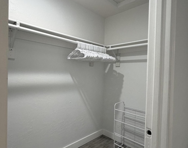 3643 W Garfield Street - Photo Thumbnail 10