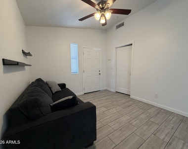 3643 W Garfield Street - Photo Thumbnail 5