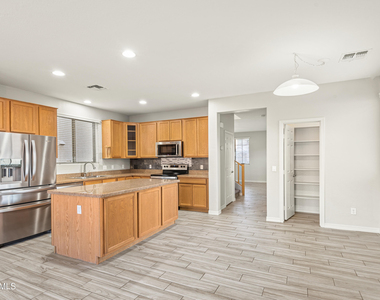 14772 W Riviera Drive - Photo Thumbnail 11