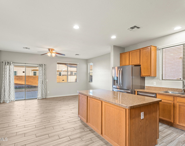 14772 W Riviera Drive - Photo Thumbnail 9