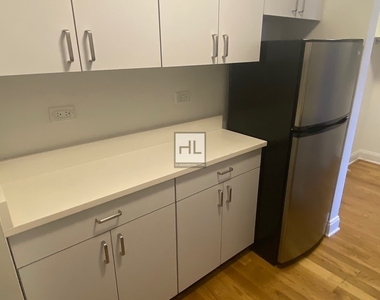 E 82 St - Photo Thumbnail 5