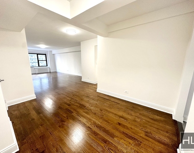 East 57 Street - Photo Thumbnail 1