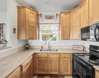 654 E Ranch Road - Photo Thumbnail 12