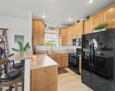 654 E Ranch Road - Photo Thumbnail 11