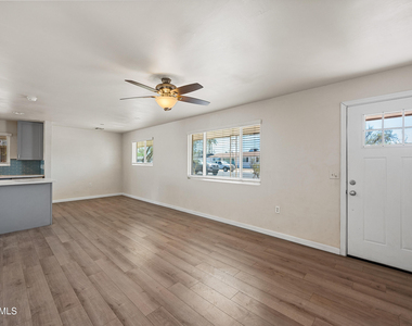1022 W Elna Rae Street - Photo Thumbnail 10