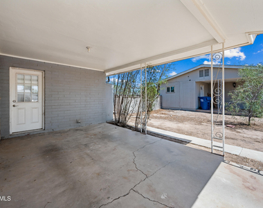 1022 W Elna Rae Street - Photo Thumbnail 8