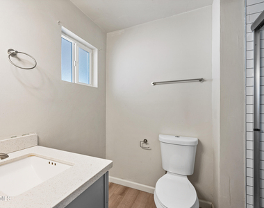 1022 W Elna Rae Street - Photo Thumbnail 3