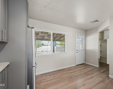 1022 W Elna Rae Street - Photo Thumbnail 15