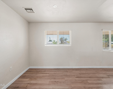 1022 W Elna Rae Street - Photo Thumbnail 18