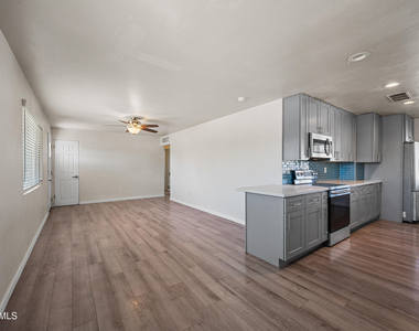 1022 W Elna Rae Street - Photo Thumbnail 11