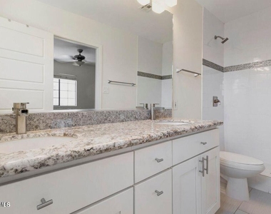 4140 N 35th Way - Photo Thumbnail 15