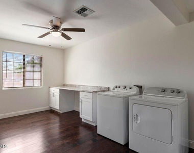 4140 N 35th Way - Photo Thumbnail 20