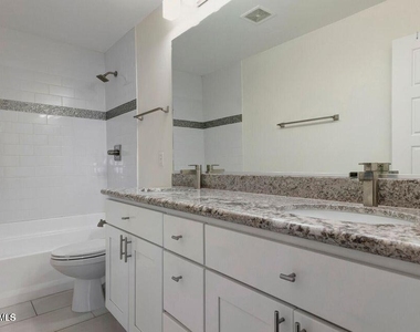 4140 N 35th Way - Photo Thumbnail 17