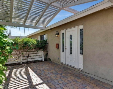 4140 N 35th Way - Photo Thumbnail 1