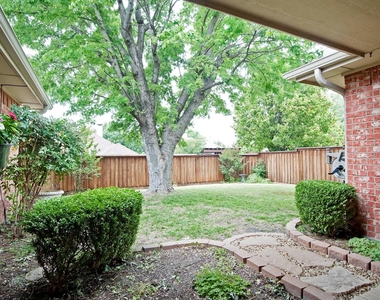 7757 Lancelot Road - Photo Thumbnail 6