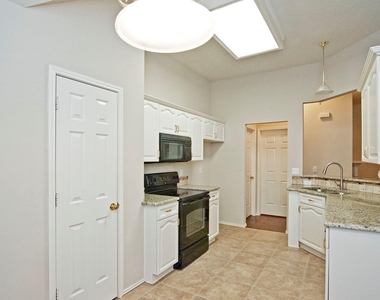 7757 Lancelot Road - Photo Thumbnail 15