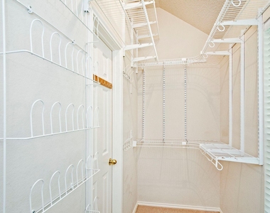 7757 Lancelot Road - Photo Thumbnail 21