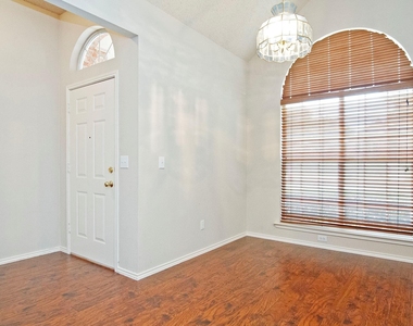 7757 Lancelot Road - Photo Thumbnail 8