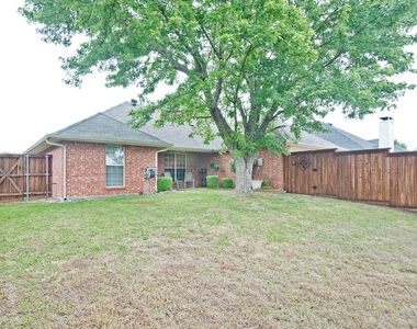 7757 Lancelot Road - Photo Thumbnail 4