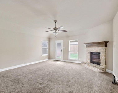 808 Kinghaven Drive - Photo Thumbnail 7