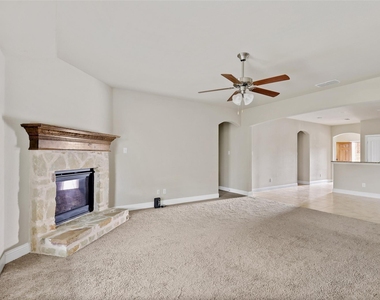 808 Kinghaven Drive - Photo Thumbnail 9