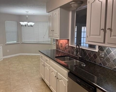 14922 Hillcrest Road - Photo Thumbnail 7