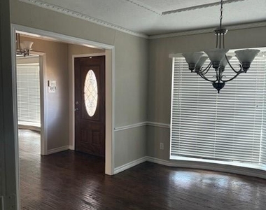 14922 Hillcrest Road - Photo Thumbnail 3