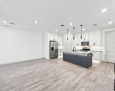 1652 Jessica Drive - Photo Thumbnail 13