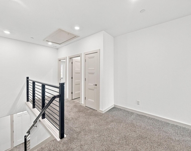 1652 Jessica Drive - Photo Thumbnail 24