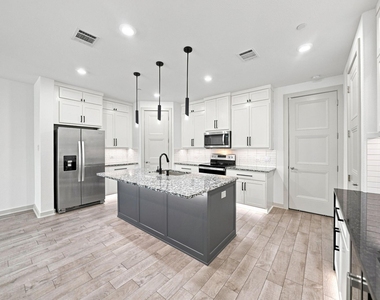 1652 Jessica Drive - Photo Thumbnail 5