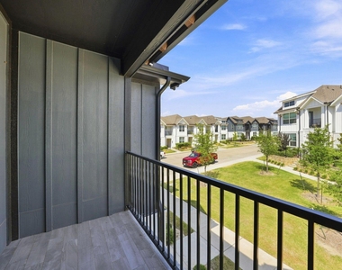 1652 Jessica Drive - Photo Thumbnail 22
