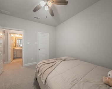 12933 Couture Drive - Photo Thumbnail 29
