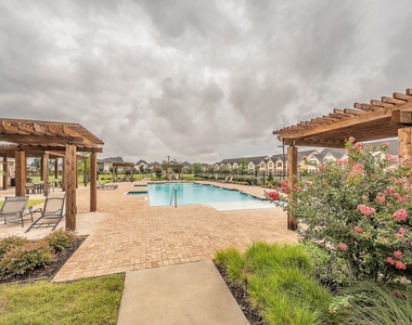 12933 Couture Drive - Photo Thumbnail 36