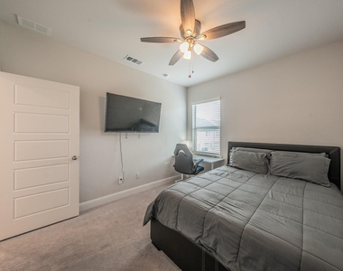 12933 Couture Drive - Photo Thumbnail 23