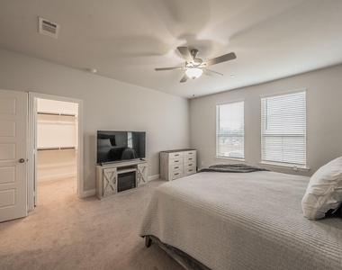 12933 Couture Drive - Photo Thumbnail 14