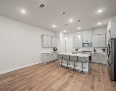 12933 Couture Drive - Photo Thumbnail 6