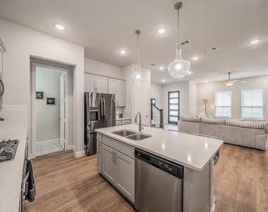12933 Couture Drive - Photo Thumbnail 8