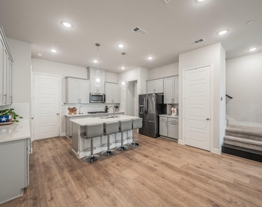 12933 Couture Drive - Photo Thumbnail 5