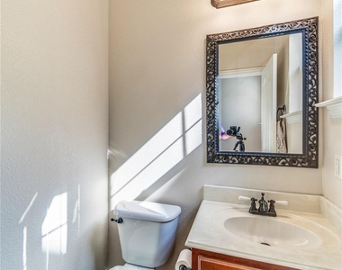 1712 Mary Street - Photo Thumbnail 7