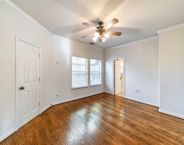 1712 Mary Street - Photo Thumbnail 8