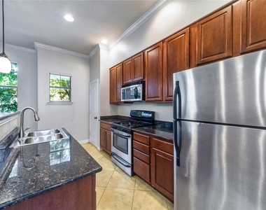 1712 Mary Street - Photo Thumbnail 5