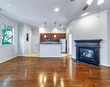 1712 Mary Street - Photo Thumbnail 3