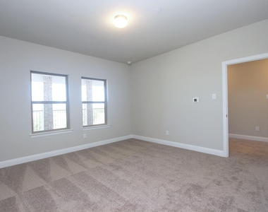 4255 Shavano Drive - Photo Thumbnail 15