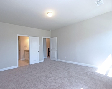 4255 Shavano Drive - Photo Thumbnail 10