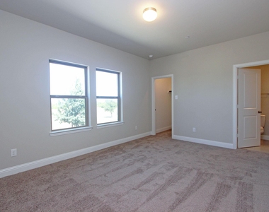 4255 Shavano Drive - Photo Thumbnail 13
