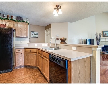 5116 Boxwood Lane - Photo Thumbnail 3