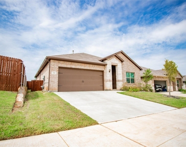 200 Lantana Trail - Photo Thumbnail 1
