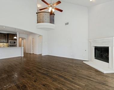 5425 Datewood Lane - Photo Thumbnail 3